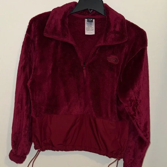 The North Face Women's Deep Red Teddy Jacket
Great for the ❄️ winter season ❄️ - Picture 9 of 9